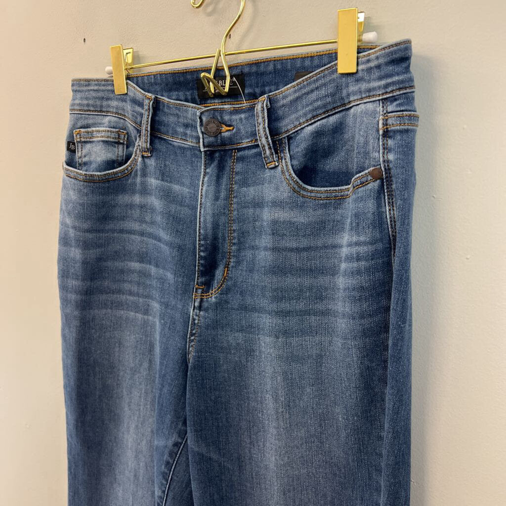 Judy Blue Medium Wash Flare Leg Jeans 30