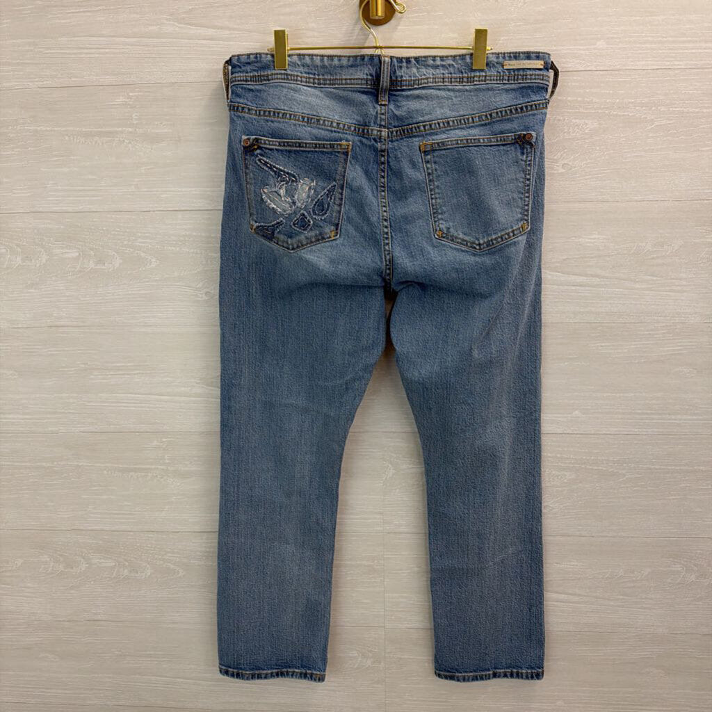 Pilcro Light Wash Slim Boyfriend Patchwork Detail Jeans 31