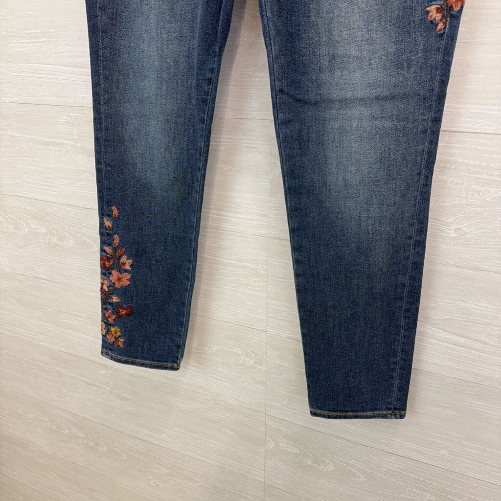 Driftwood Dark Wash Embroidered Flower Jackie High Rise Jeans 31
