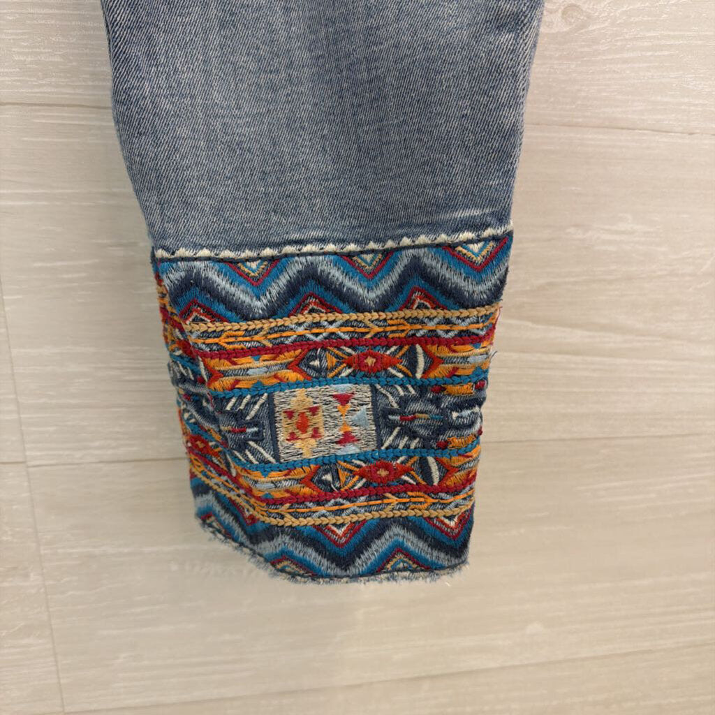 Driftwood Light Wash Embroidered Hem Colette Jeans 31