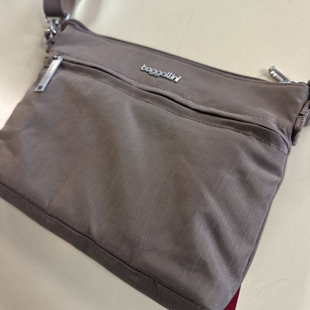 Baggallini Grey Crossbody Purse