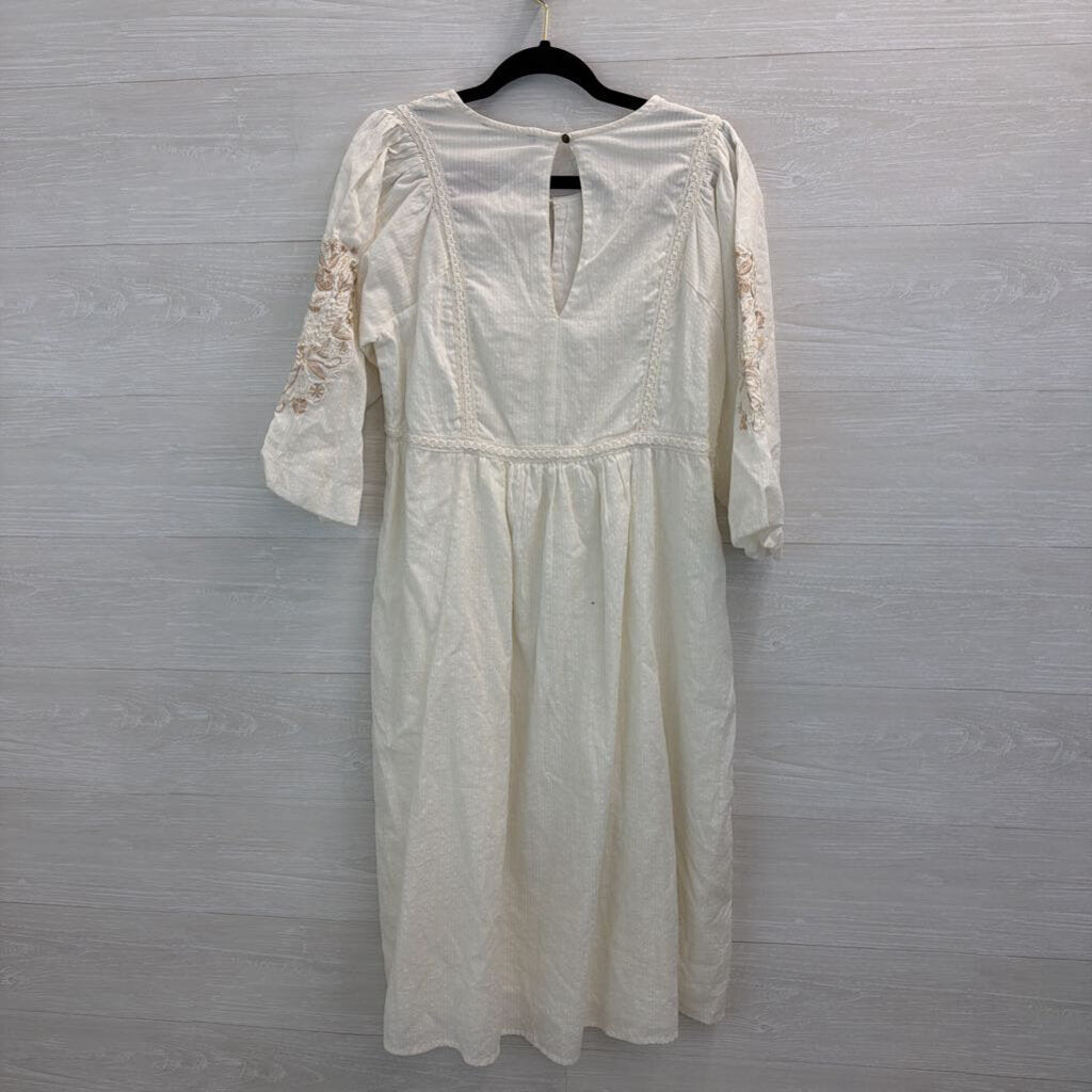 Black Tape Cream/ Brown Embroidered Long Sleeve Midi Dress Large