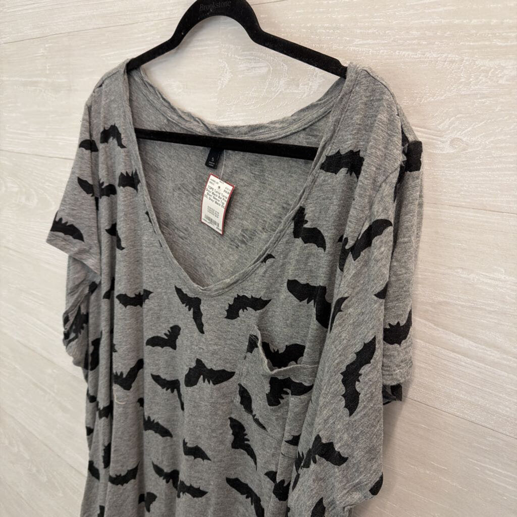 Torrid Grey/ Black Bat Print Short Sleeve Top 5XL