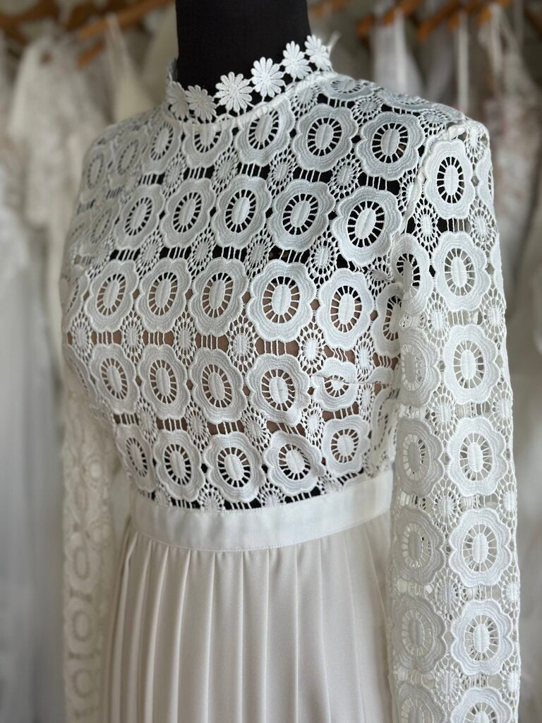 Self-Portrait Pleated Floral Crochet Wedding Dress 2