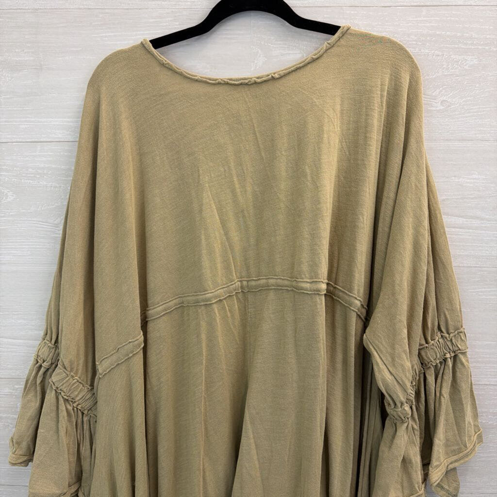 Oli and Hali Green Long Bell Sleeve Cinch Waist Dress Medium/ Large