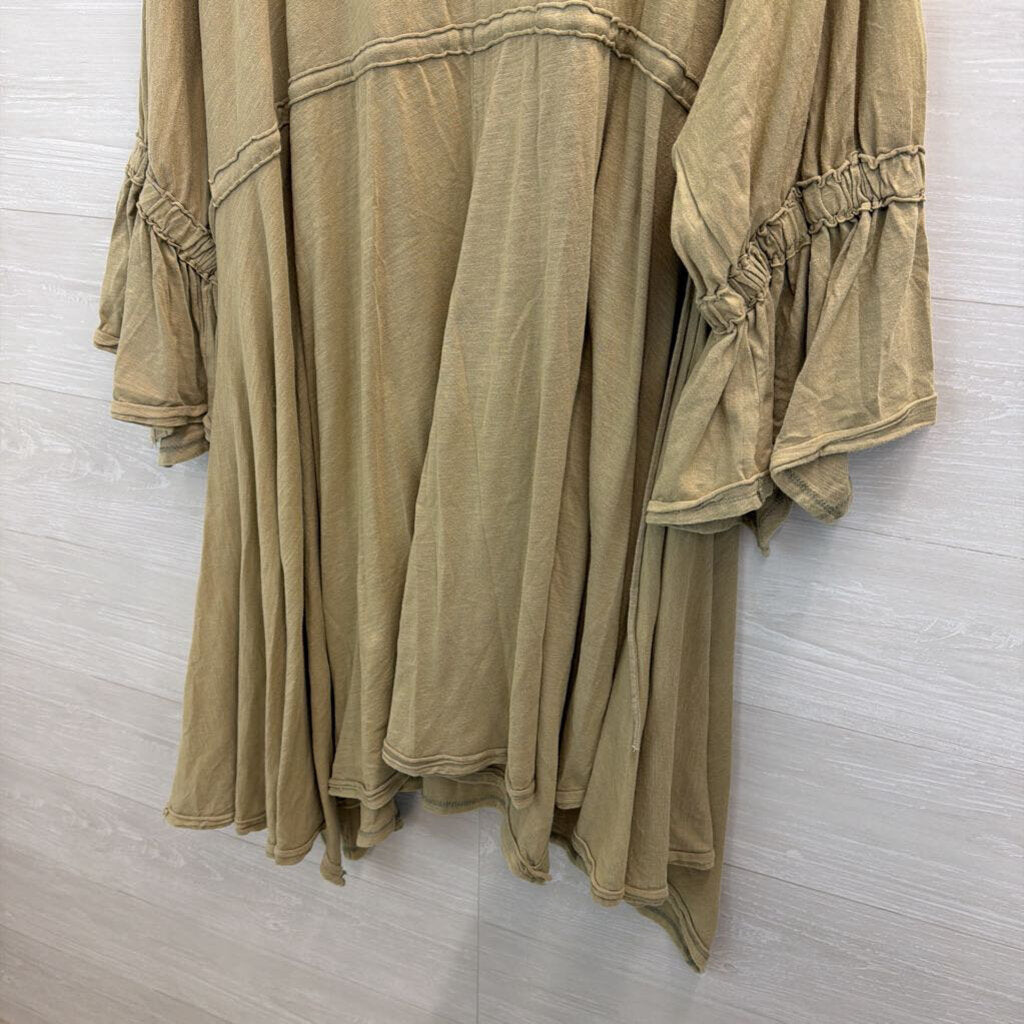 Oli and Hali Green Long Bell Sleeve Cinch Waist Dress Medium/ Large