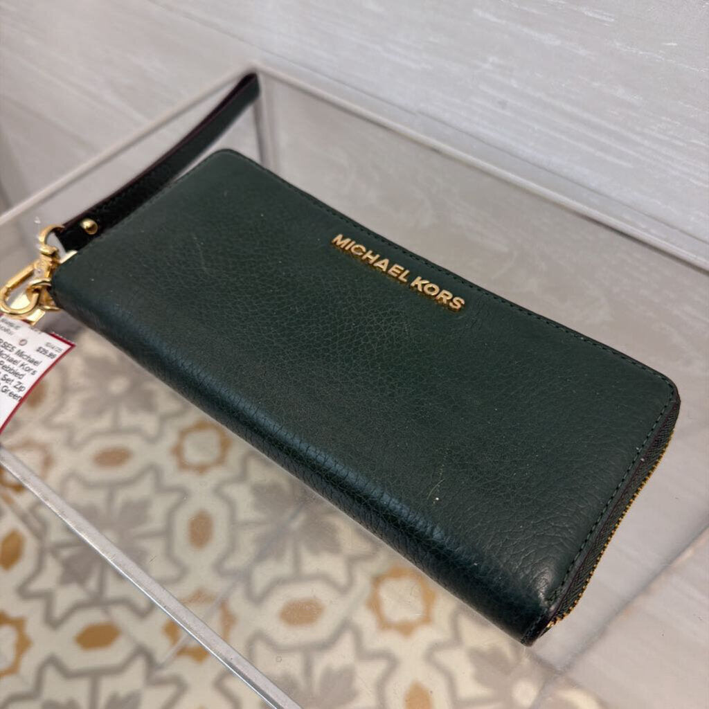 Michael Kors Green Pebbled Leather Jet Set Zip Around Wallet