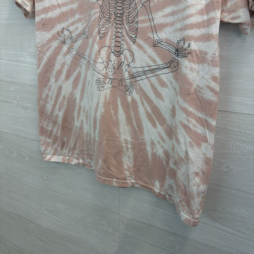 Chemistry Pink/ White Tie Dye Skeleton Short Sleeve Graphic Tee Large