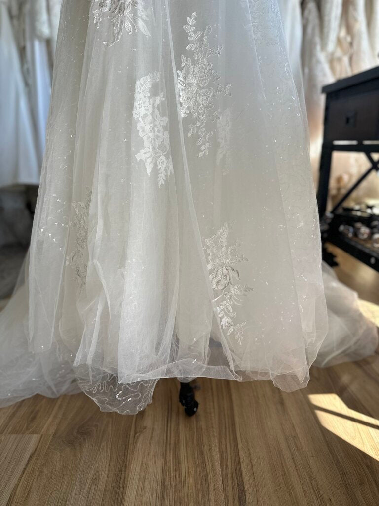Ivory Lace Bodice/Sequin Detail Wedding Gown 8