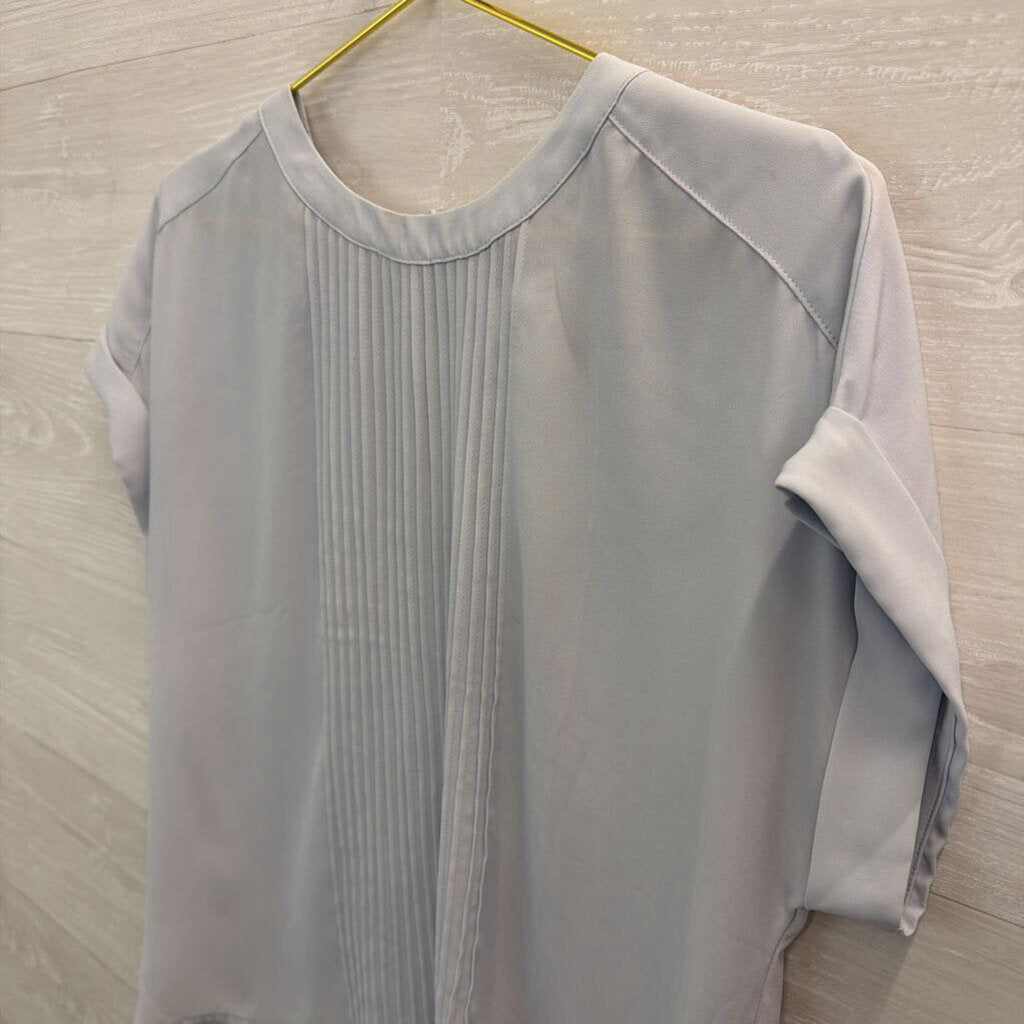 Ann Taylor Blue Short Sleeve Pleated Front Top Small
