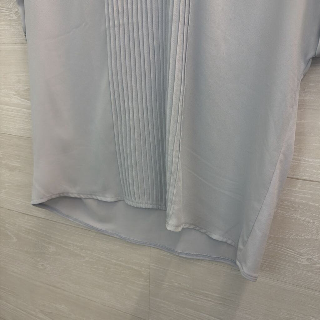 Ann Taylor Blue Short Sleeve Pleated Front Top Small