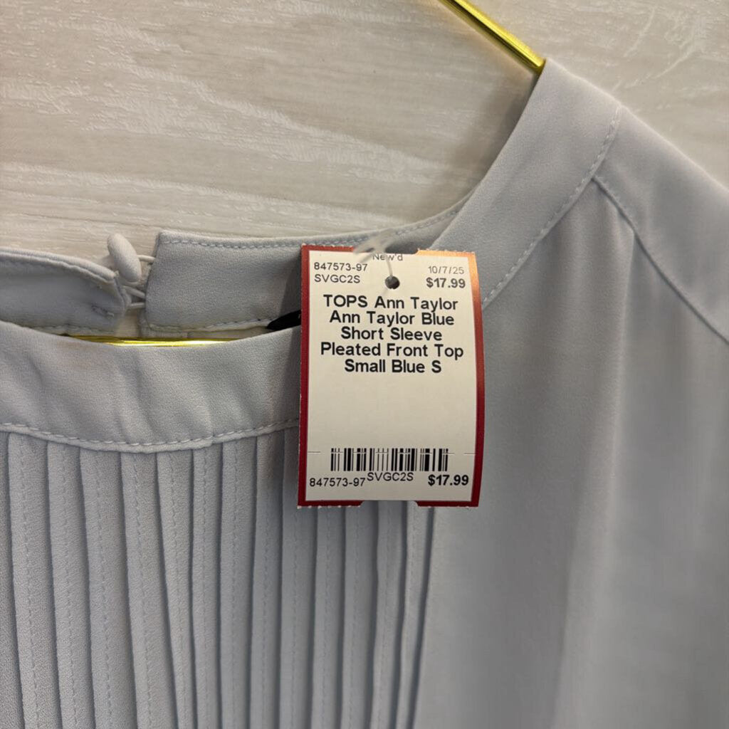Ann Taylor Blue Short Sleeve Pleated Front Top Small