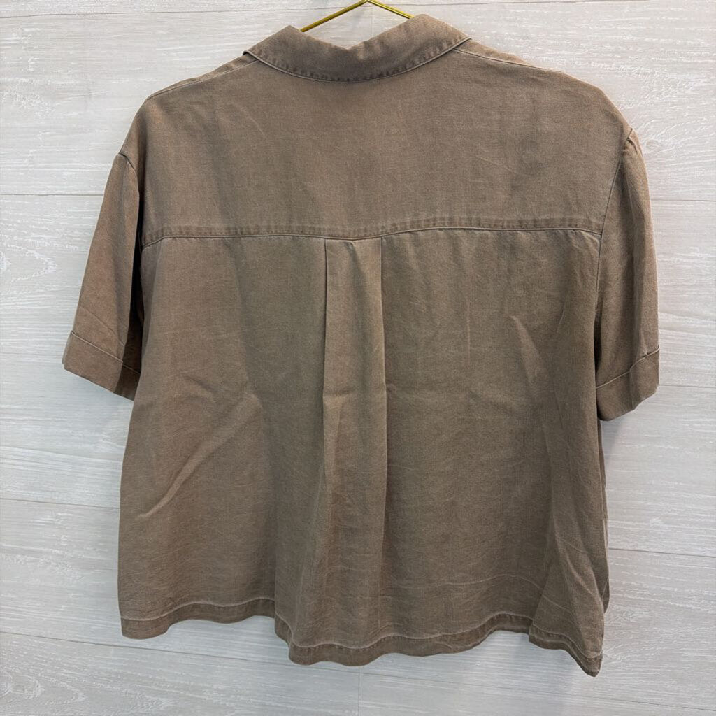 Jane and Delancey Brown Short Sleeve Button Down Top Medium