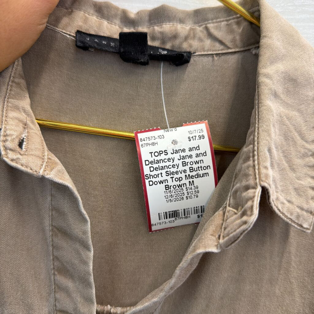 Jane and Delancey Brown Short Sleeve Button Down Top Medium