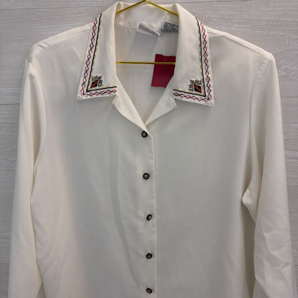 Vintage Koret White Embroidered Detail Long Sleeve Button Down Top 16