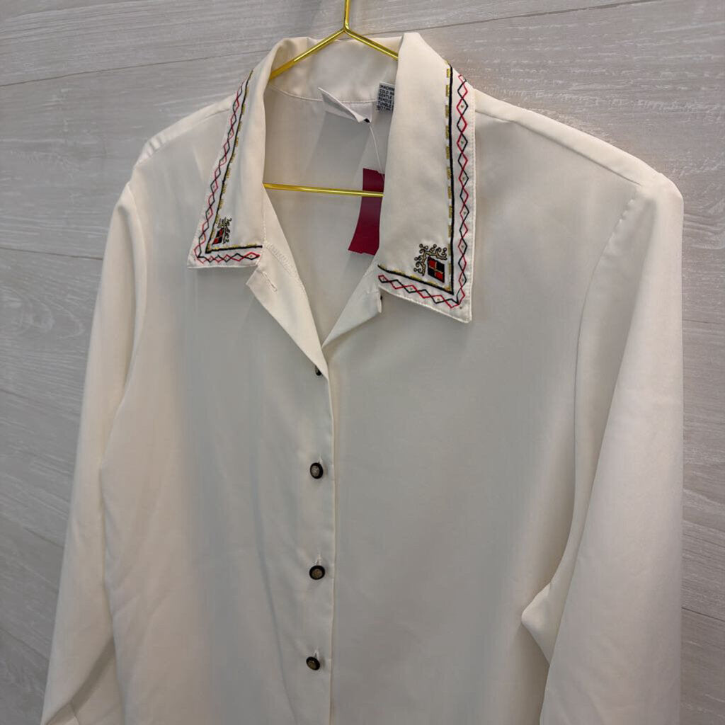 Vintage Koret White Embroidered Detail Long Sleeve Button Down Top 16