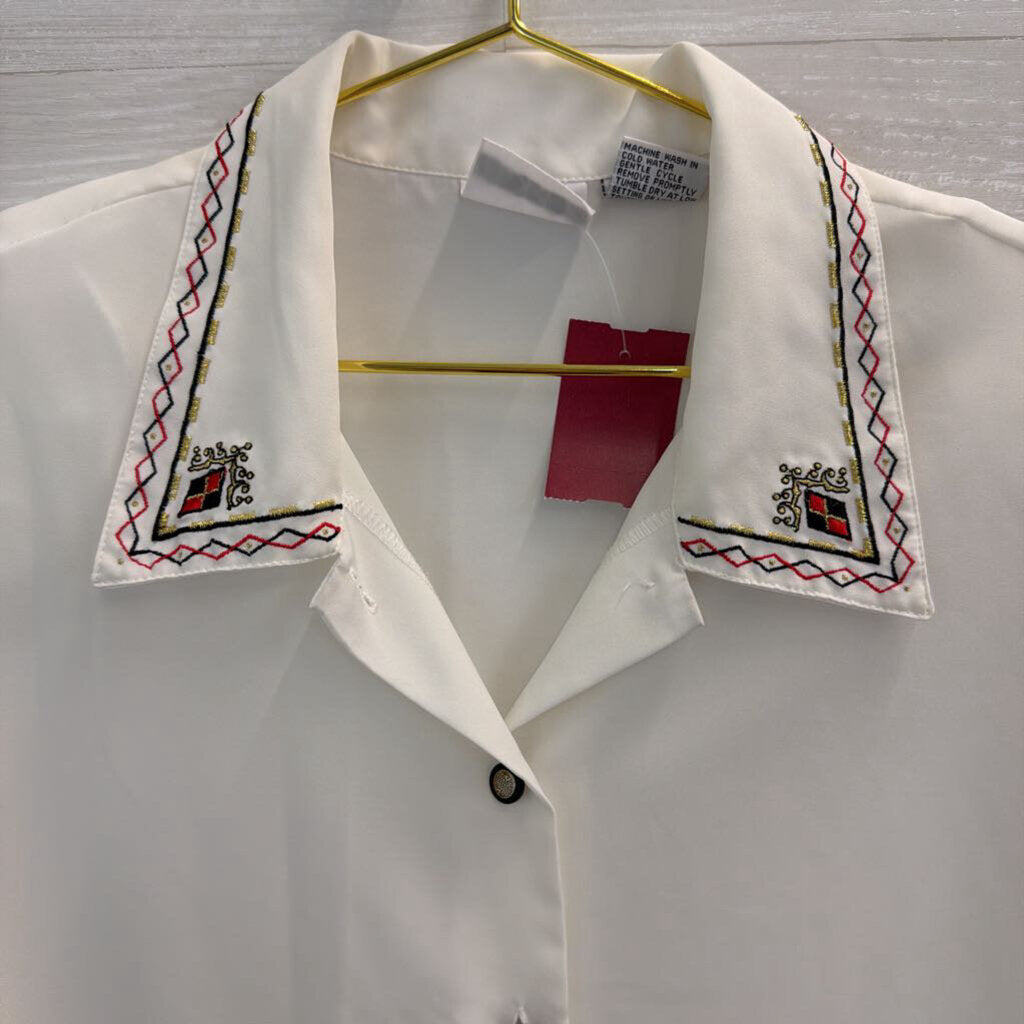 Vintage Koret White Embroidered Detail Long Sleeve Button Down Top 16
