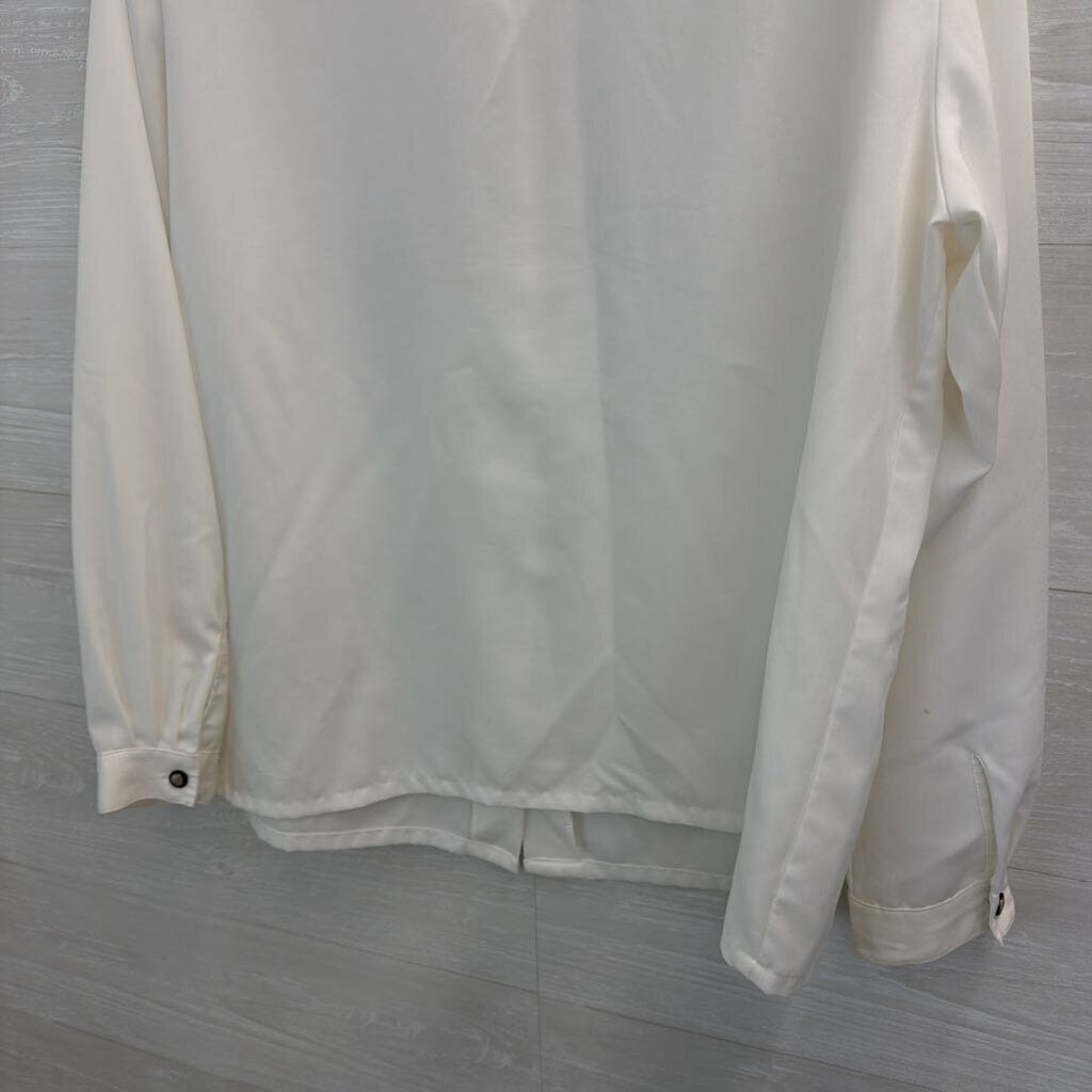 Vintage Koret White Embroidered Detail Long Sleeve Button Down Top 16
