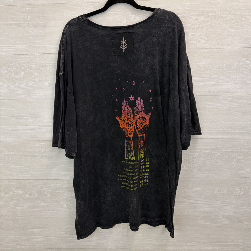Open Hands by Kantha Bae Grey/ Multi Dream Collection Graphic Top Free Size