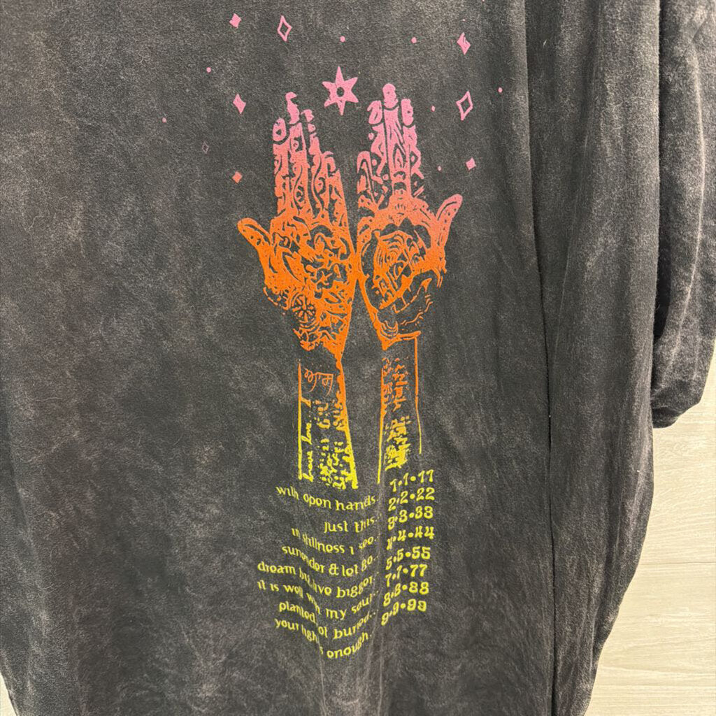 Open Hands by Kantha Bae Grey/ Multi Dream Collection Graphic Top Free Size