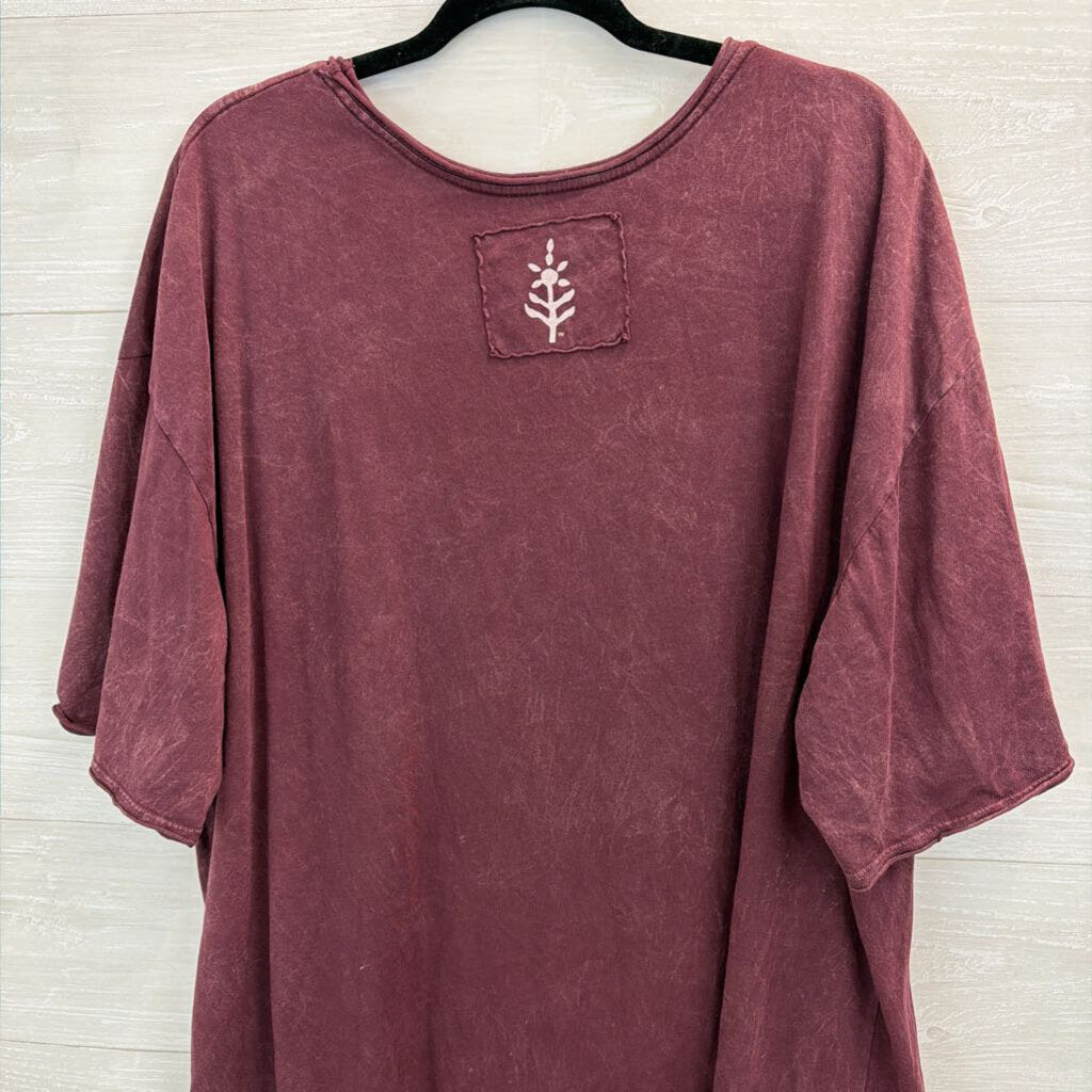 Open Hands by Kantha Bae Burgundy/ Beige Graphic Top Free Size