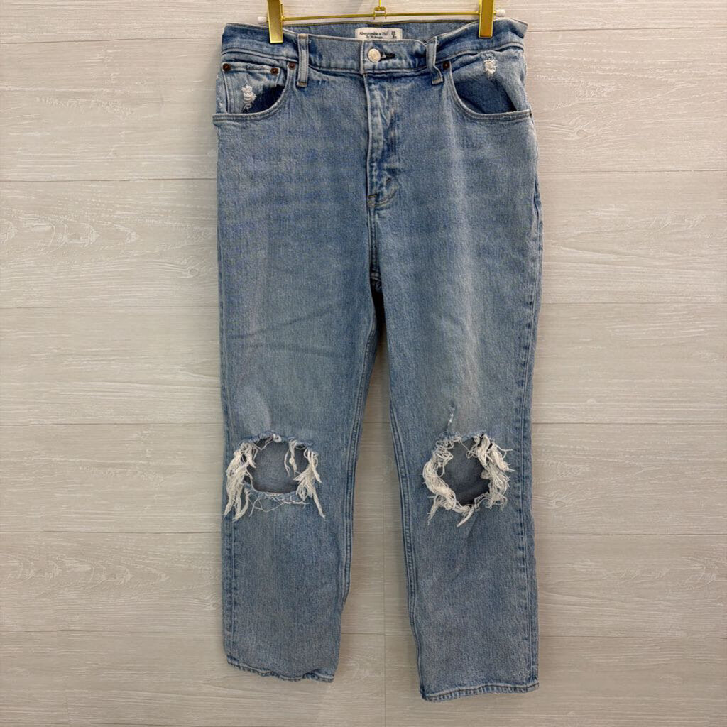 Abercrombie and Fitch Light Wash The 90s Straight Ultra High Rise Jeans 29