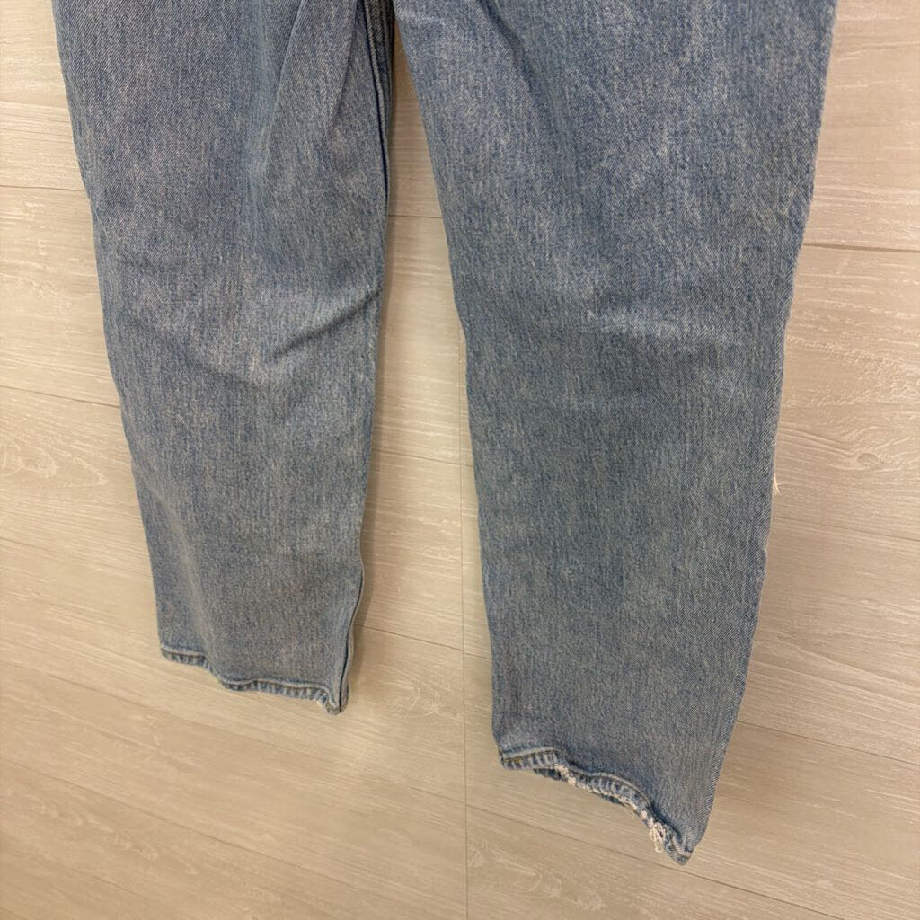Abercrombie and Fitch Light Wash The 90s Straight Ultra High Rise Jeans 29