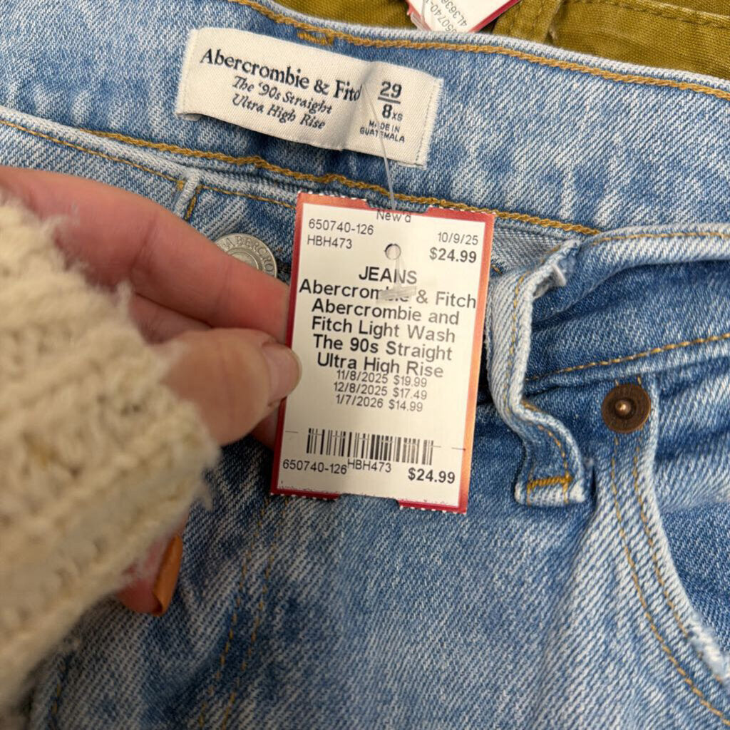 Abercrombie and Fitch Light Wash The 90s Straight Ultra High Rise Jeans 29