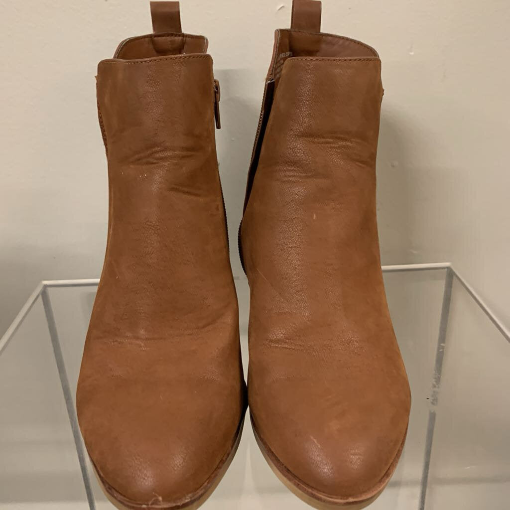 MIA Brown Patton Ankle Boots 8