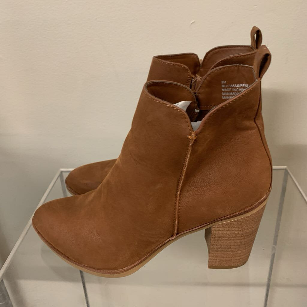 MIA Brown Patton Ankle Boots 8
