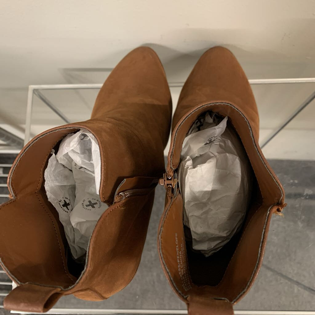MIA Brown Patton Ankle Boots 8