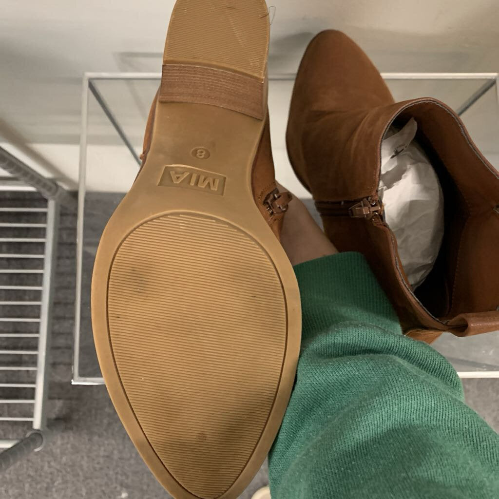 MIA Brown Patton Ankle Boots 8