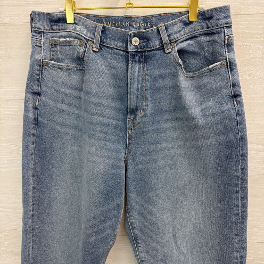 American Eagle Light Wash Super High Rise Ankle Straight Jeans 12