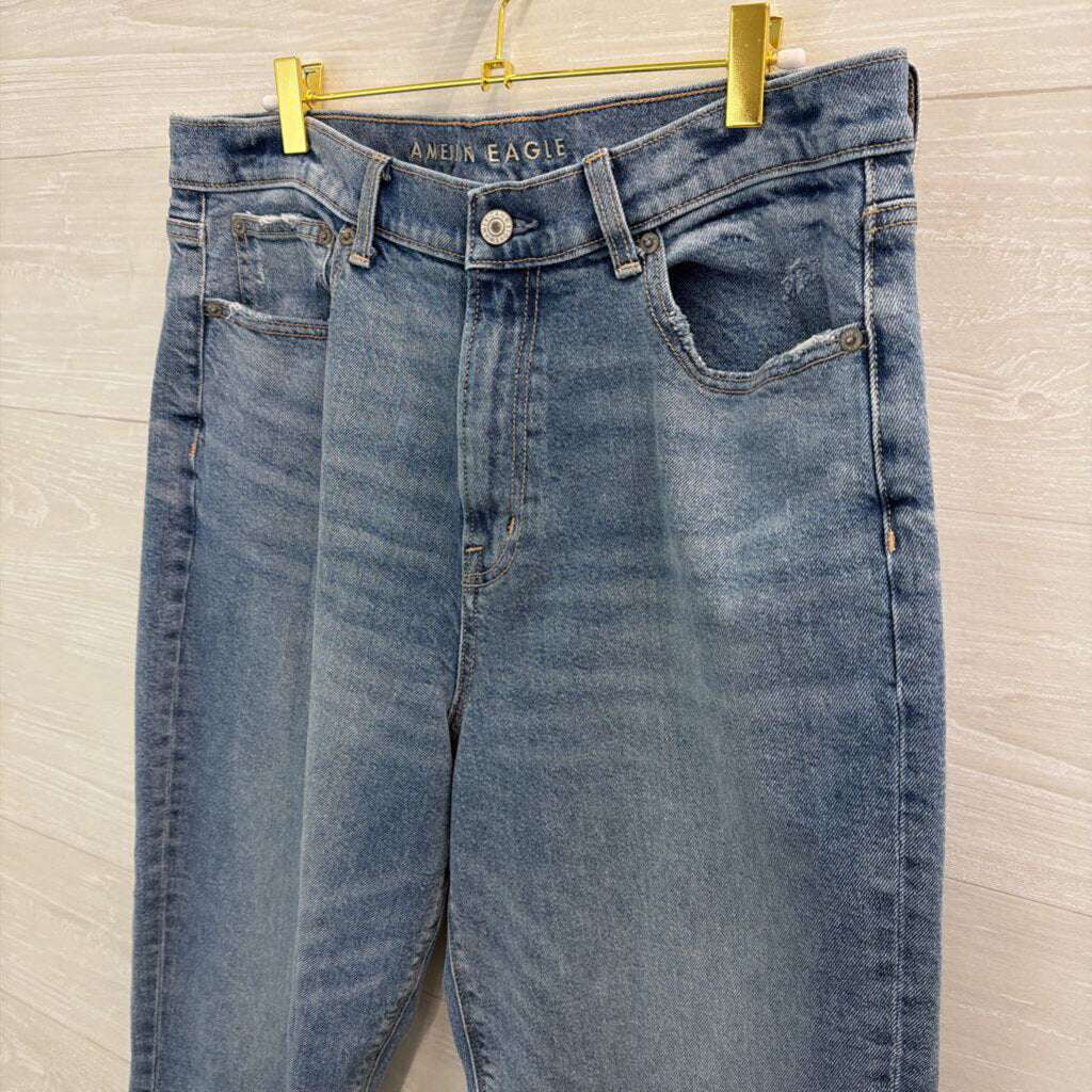 American Eagle Light Wash Super High Rise Ankle Straight Jeans 12