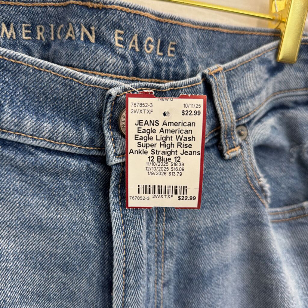 American Eagle Light Wash Super High Rise Ankle Straight Jeans 12