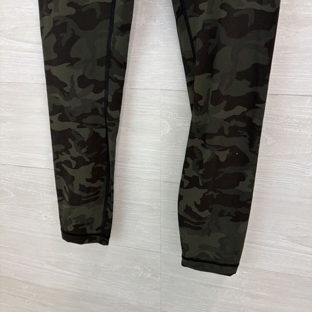 Lululemon Green Camo Print Cropped Leggings 6