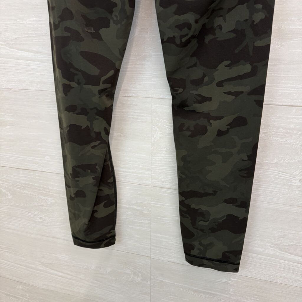 Lululemon Green Camo Print Cropped Leggings 6