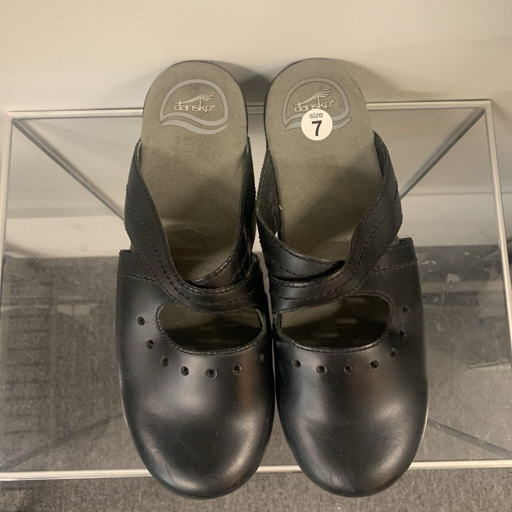 Dansko Black Leather Slip On Mule Clogs 7