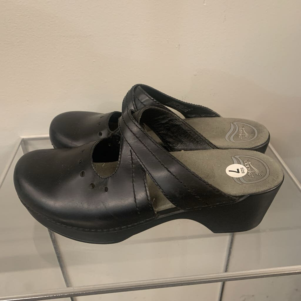 Dansko Black Leather Slip On Mule Clogs 7