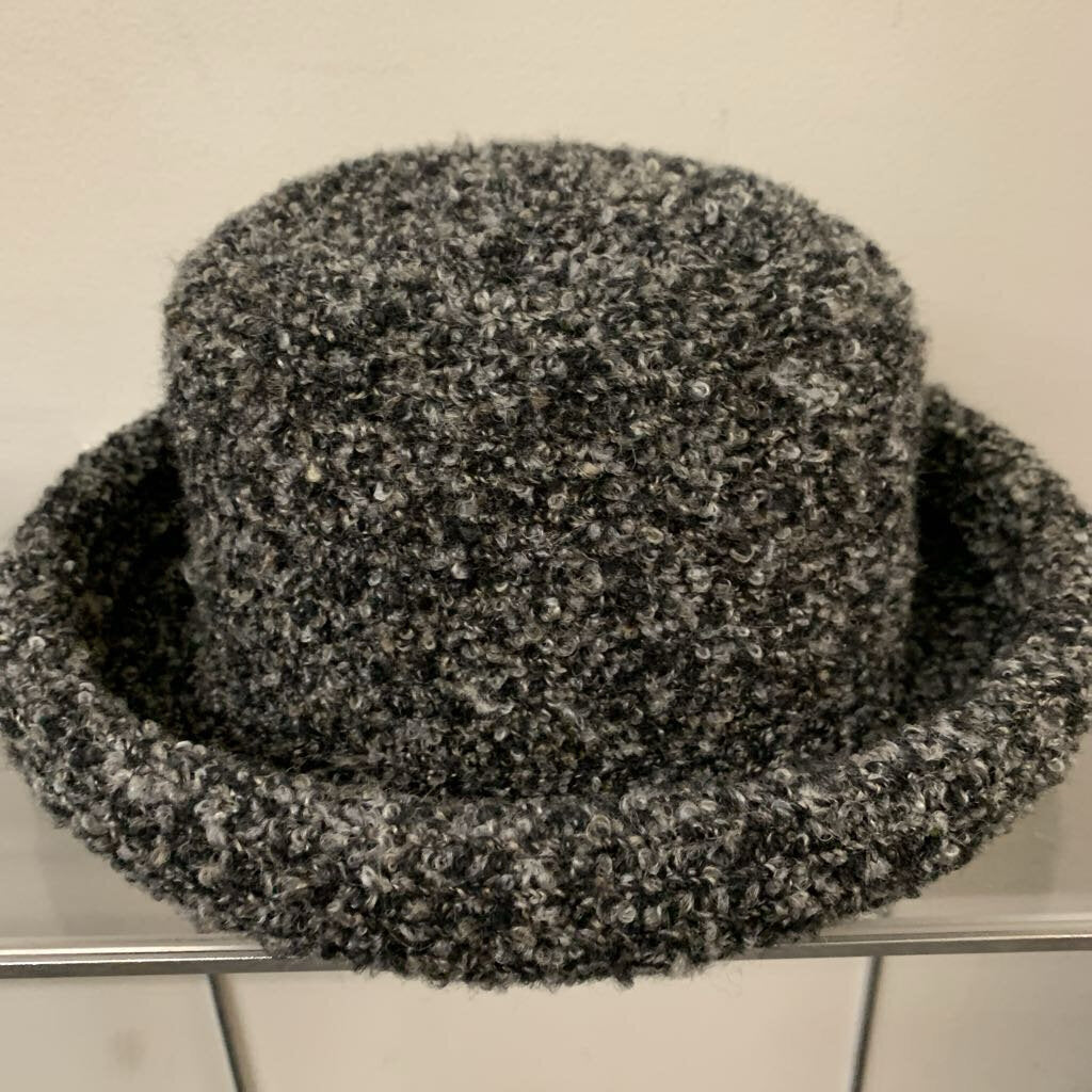 Liz Claiborne Black/ Grey Knit Sweater Hat