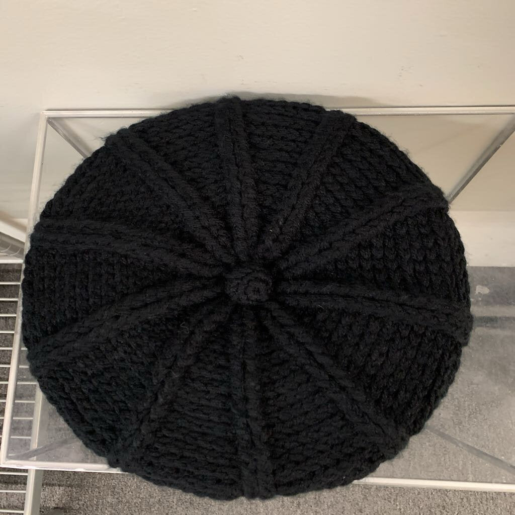 Black Knitted Slouchy Hat With Brim