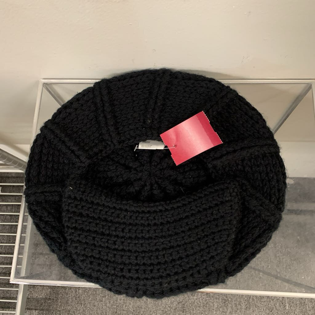 Black Knitted Slouchy Hat With Brim