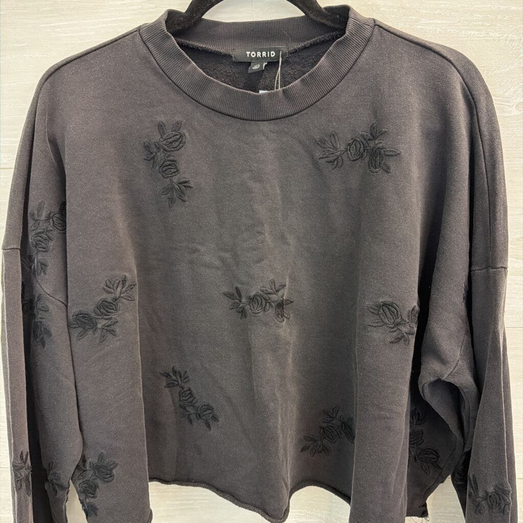 Torrid Black Embroidered Flower Cropped Long Sleeve Top 00