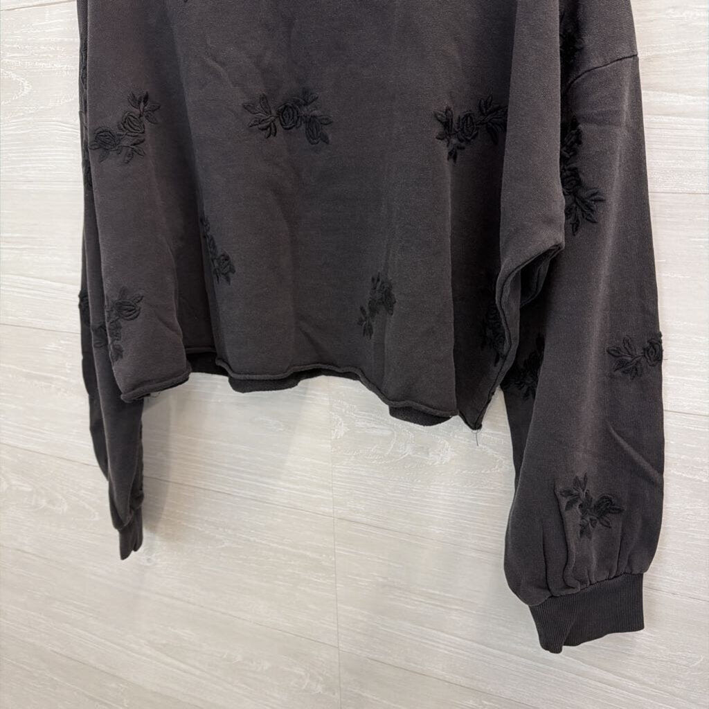Torrid Black Embroidered Flower Cropped Long Sleeve Top 00