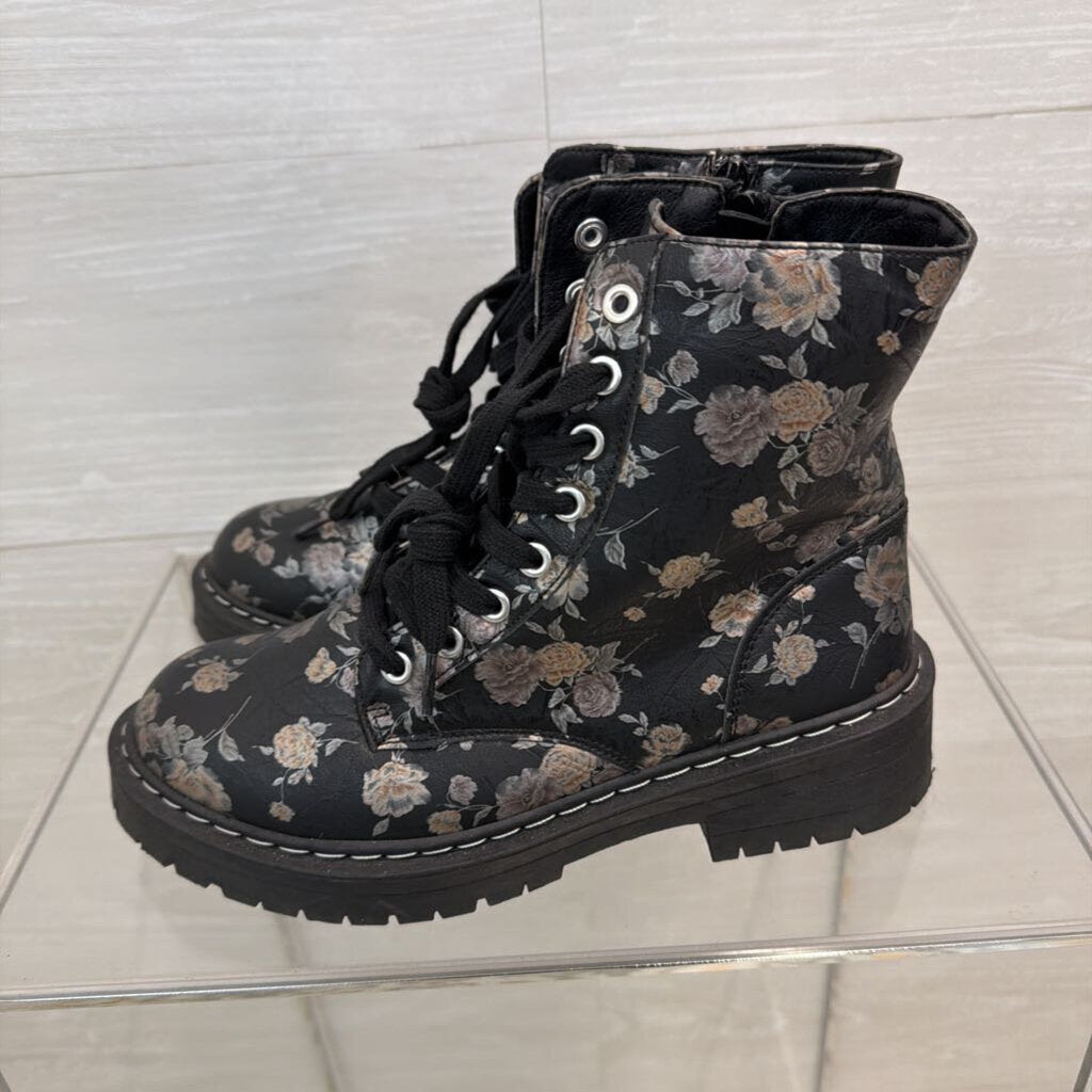 True Craft Black/ Metallic Flower Lace Up Ankle Boots 7.5