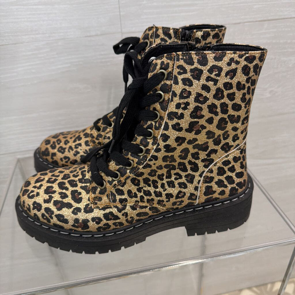 True Craft Gold/ Black Shimmer Leopard Print Lace Up Ankle Boots 9