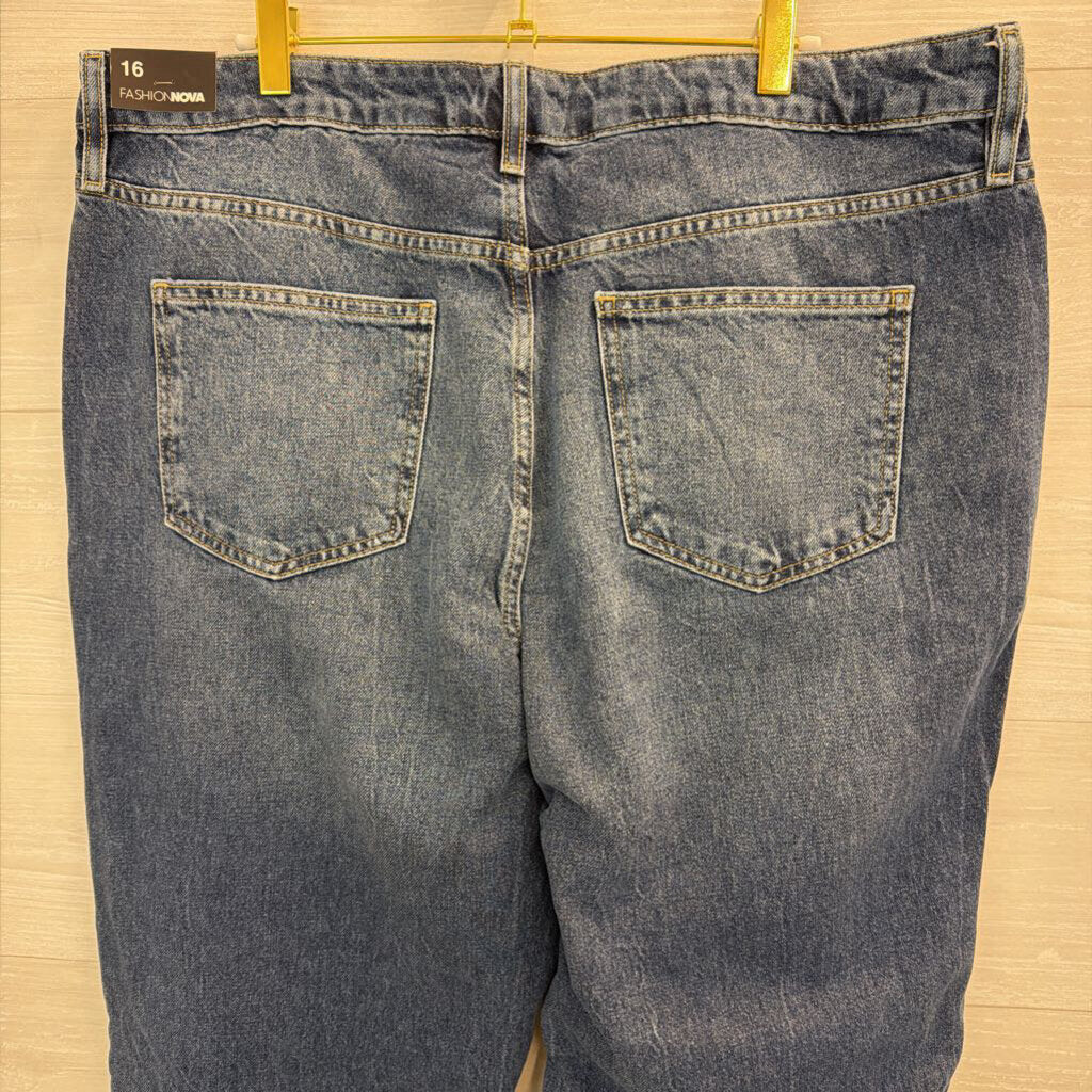 Fashion Nova Dark Wash Straight Leg Jeans 16