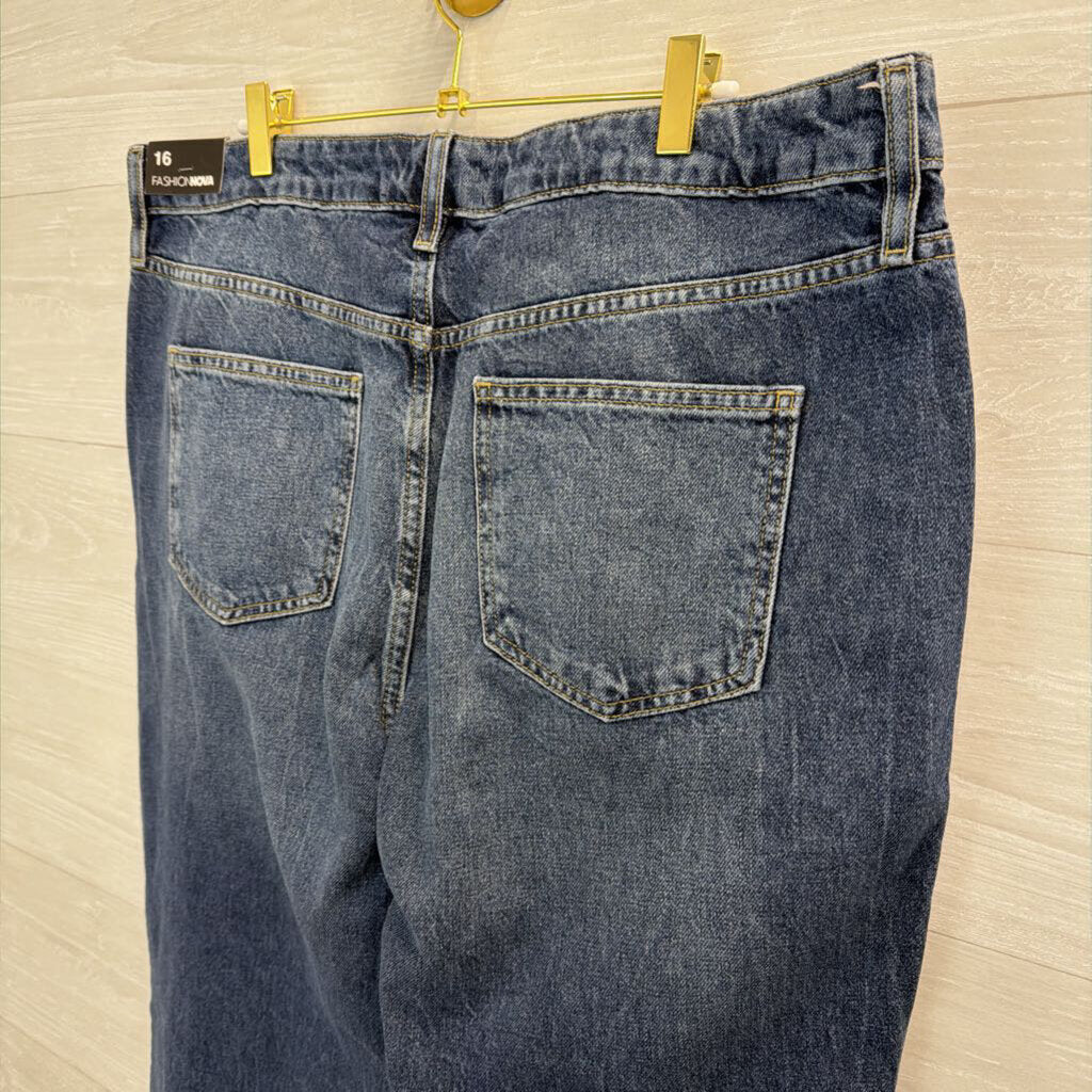 Fashion Nova Dark Wash Straight Leg Jeans 16