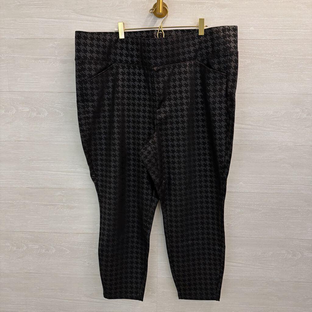 Torrid Black Houndstooth Pocket Pixie 3R
