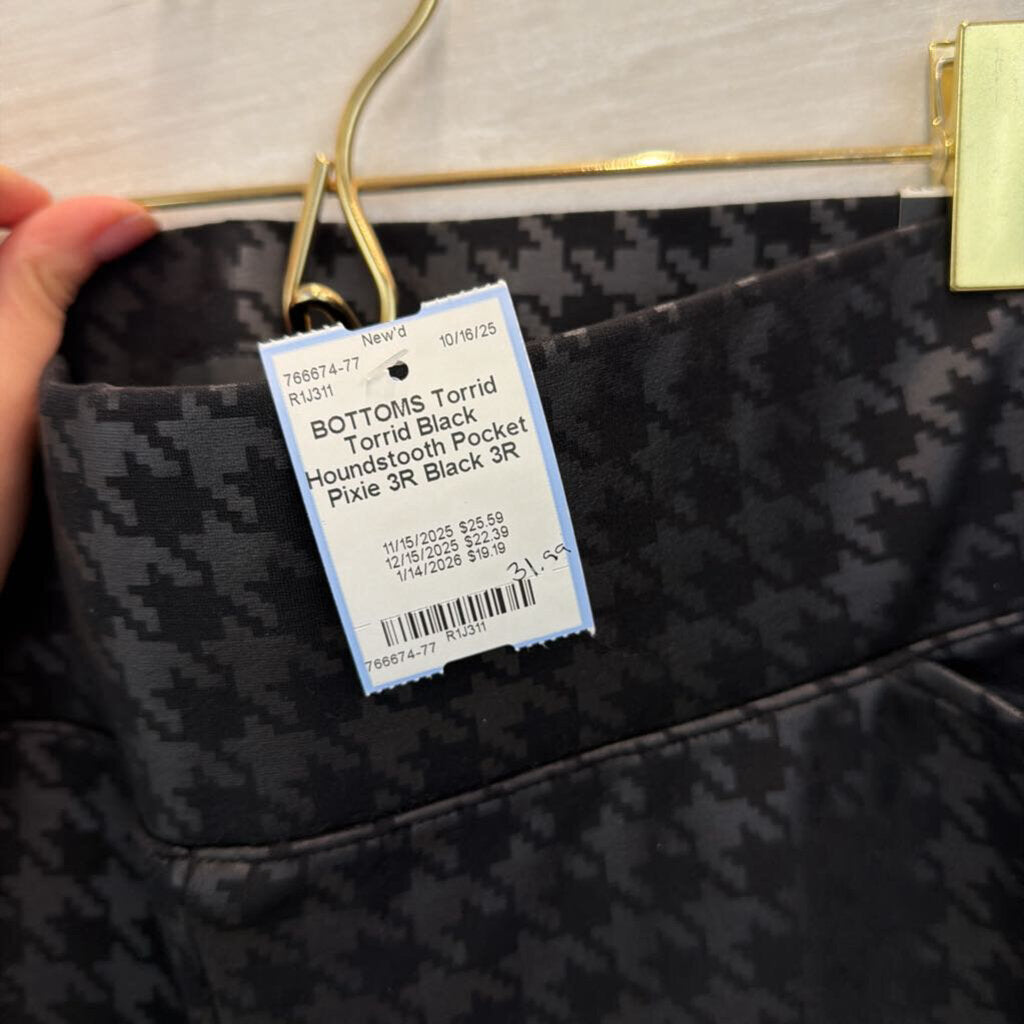 Torrid Black Houndstooth Pocket Pixie 3R